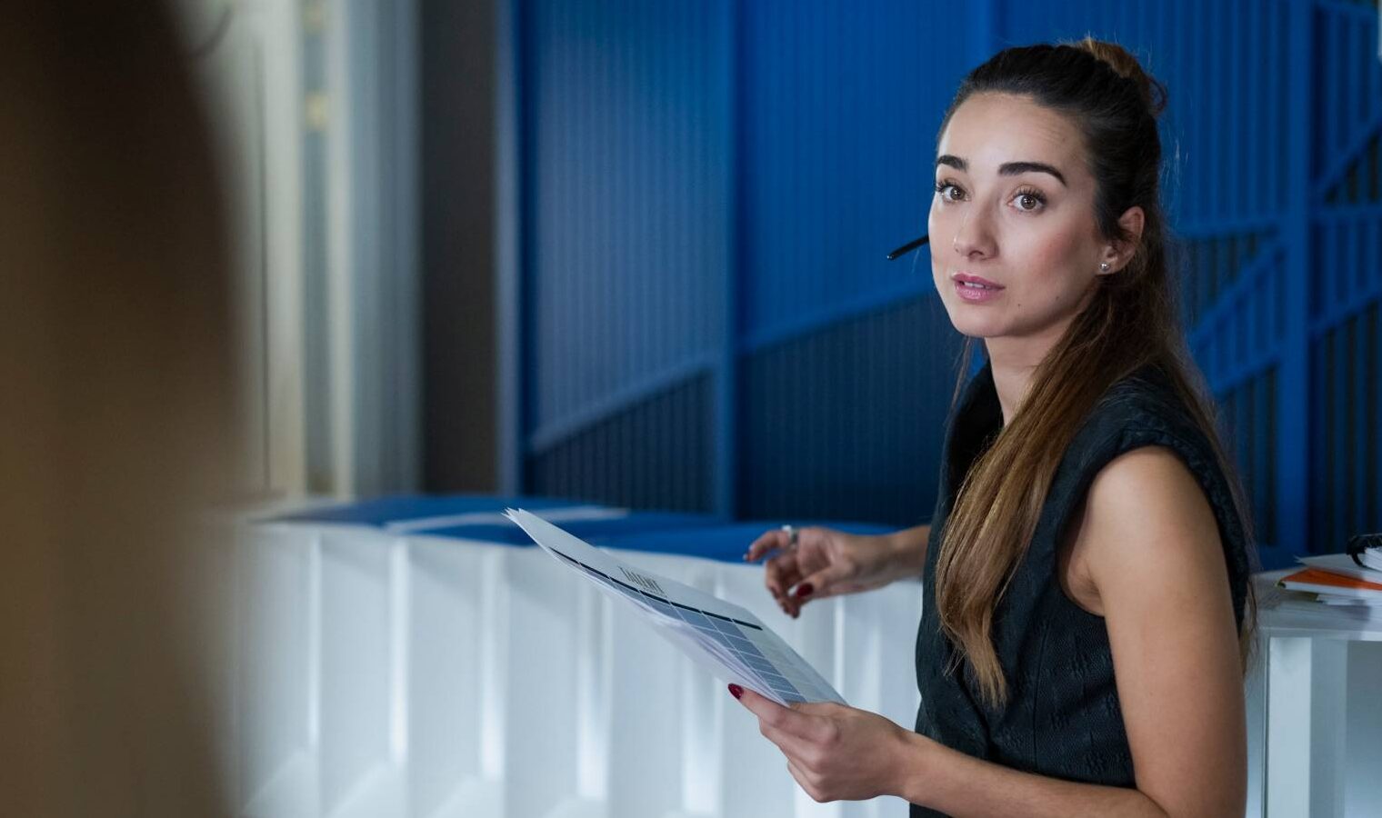 La Agencia Eps. 1 Stills (9)