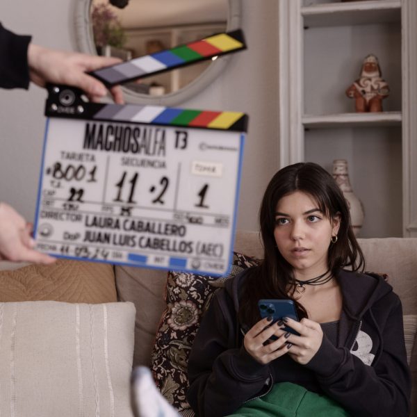 MACHOS ALFA. Paula Gallego as Alex in episode 22 of MACHOS ALFA. Cr. Manuel Fiestas/Netflix © 2024
